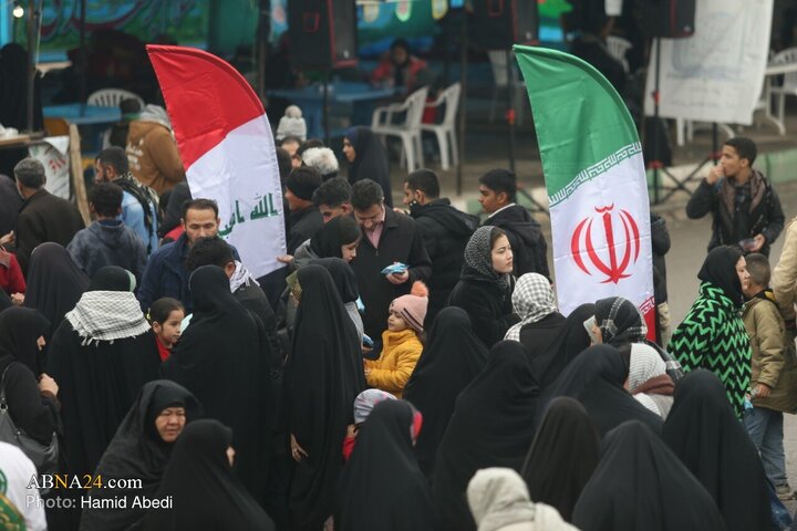 Photos: Pilgrims Walk Toward Jamkaran Mosque on Mid‑Sha’ban