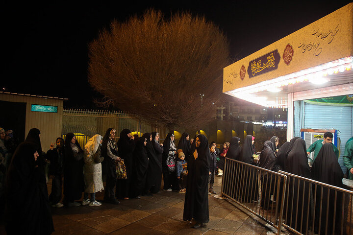 Photos: Mawkebs Serve Hazrat Masoumeh Pilgrims on Eve of Imam al‑Mahdi’s Birth Anniversary