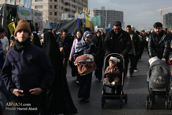 تقرير مصور/ جماهير غفيرة في مسيرات اليوم الخامس عشر من شعبان تنطلق الى مسجد جمكران المقدس