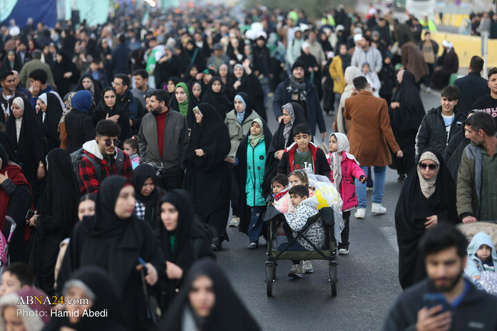 تقرير مصور/ جماهير غفيرة في مسيرات اليوم الخامس عشر من شعبان تنطلق الى مسجد جمكران المقدس