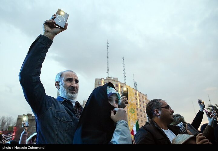 تقرير مصور/ الشعب الايراني يحتفل بمناسبة ولادة الإمام الحجة (عج) في العاصمة الايرانية