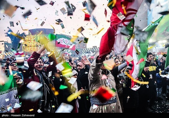 تقرير مصور/ الشعب الايراني يحتفل بمناسبة ولادة الإمام الحجة (عج) في العاصمة الايرانية