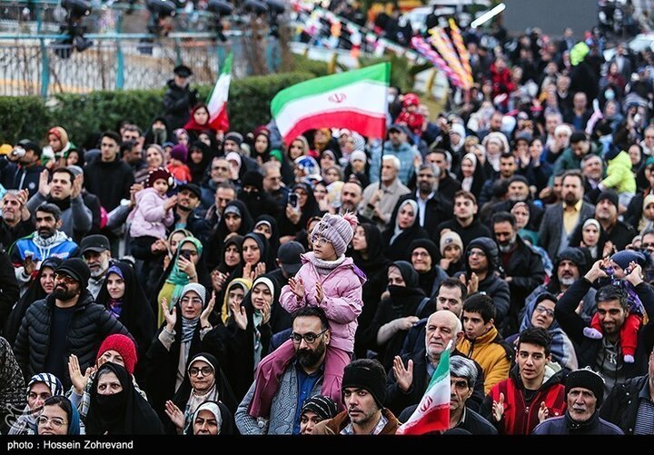 تقرير مصور/ الشعب الايراني يحتفل بمناسبة ولادة الإمام الحجة (عج) في العاصمة الايرانية