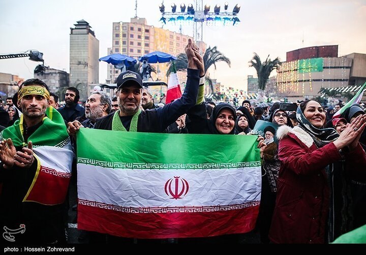 تقرير مصور/ الشعب الايراني يحتفل بمناسبة ولادة الإمام الحجة (عج) في العاصمة الايرانية