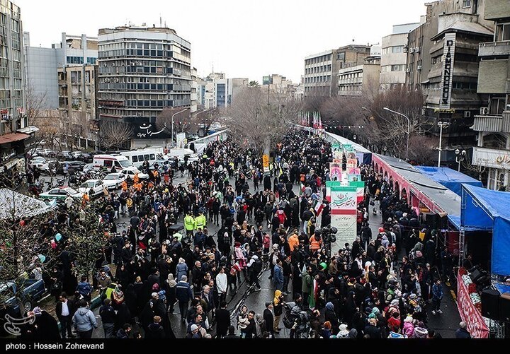 تقرير مصور/ الشعب الايراني يحتفل بمناسبة ولادة الإمام الحجة (عج) في العاصمة الايرانية