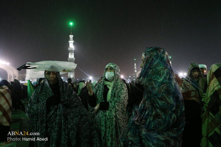 تقرير مصور/ احتفال بهيج بمناسبة ولادة الإمام الحجة (عج) في باحة مسجد جمكران المقدس