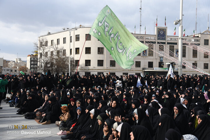 تقرير مصور/ احتشاد كبير لجماهير غفيرة في احتفال بمناسبة ولادة الإمام الحجة(عج) بمدينة مشهد