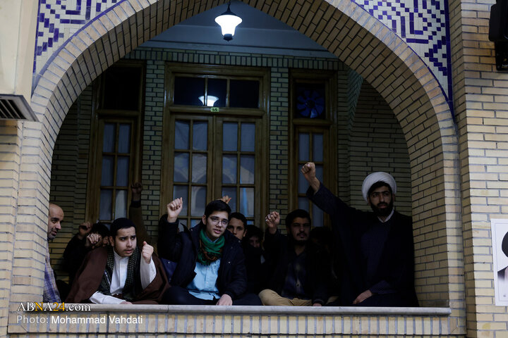 اجتماع حوزویان در دفاع از ولایت، سه‌شنبه (۱۴ بهمن ۱۴۰۴) با سخنرانی آیت‌الله سیداحمد علم‌الهدی؛ نماینده ولی فقیه در استان خراسان رضوی در مدرسه علمیه نواب مشهد برگزار شد.