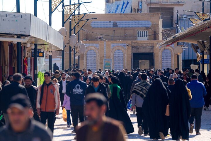 Raporê wêneyên | Beşdariya milyonî ya ziyaretvanan li dergaha Îmamên Eskerî (s.x) bi mebesta rojdayîna Îmamê Zemanê (Mehdî)(a.c...f)