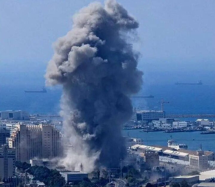 Bidiyo: IRGC Ta Bayyana Makami Mai Linzami Na Khorramshahr 4, Wanda Aka Fi Sani Da Khyber