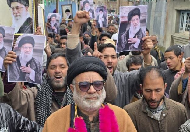 رئیس انجمن شرعی شیعیان جامو و کشمیر: آیت‌الله خامنه‌ای، با شجاعت بی‌نظیر مقابل فرعون‌های زمانه ایستاده است