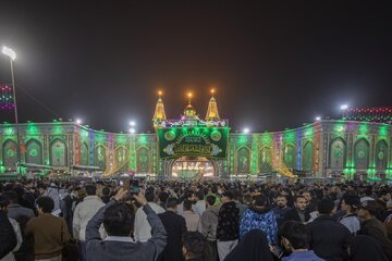 ویدیو | جشن میلاد امام زمان(عج) در هوای بارانی کربلا