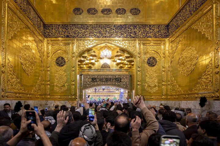 کربلا میزبان انبوه زائران در شب پرفیض نیمه شعبان + تصاویر