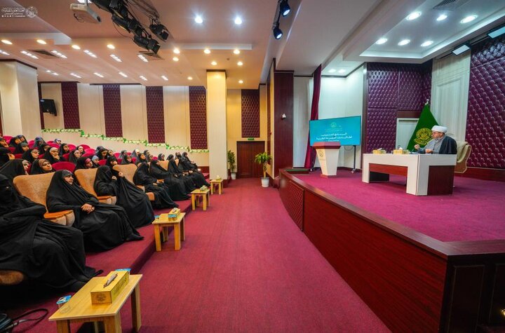 أكثر من 100 طالبة من الكليات الطبية في بغداد في استضافة العتبة العلويّة المقدّسة