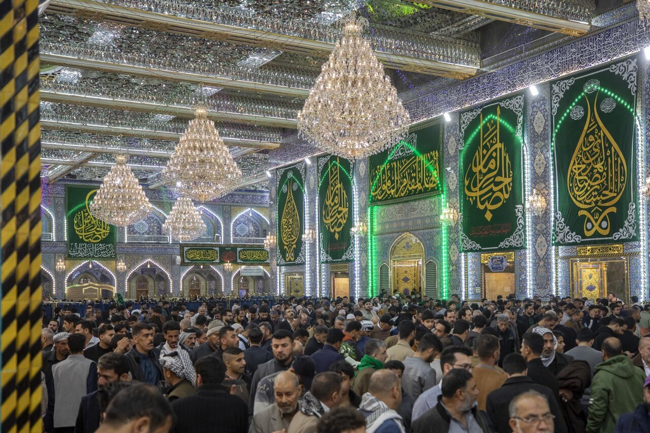 کربلا میزبان انبوه زائران در شب پرفیض نیمه شعبان + تصاویر