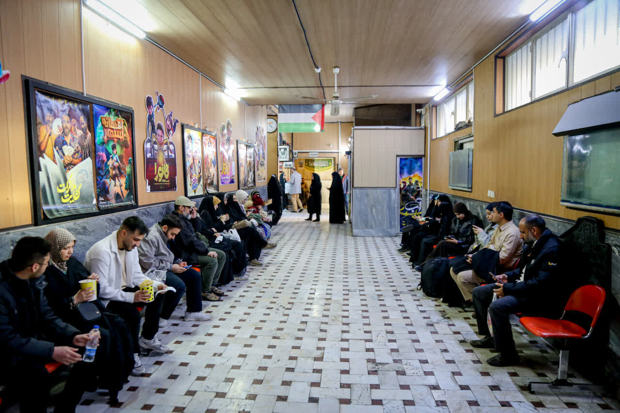 نگاهی به دومین شب جشنواره فیلم فجر در قم/ استقبال عربزبانان از «سرزمین فرشتهها»