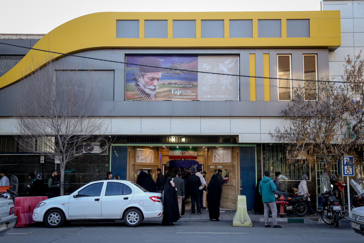 نگاهی به دومین شب جشنواره فیلم فجر در قم/ استقبال عربزبانان از «سرزمین فرشتهها»