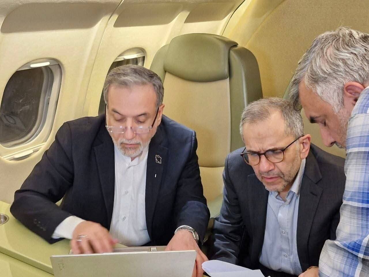 Araghchi na Takht-Ravanchi Wakagua Nyaraka Muhimu Kabla ya Mazungumzo ya Nyuklia Iran–Marekani Muscat