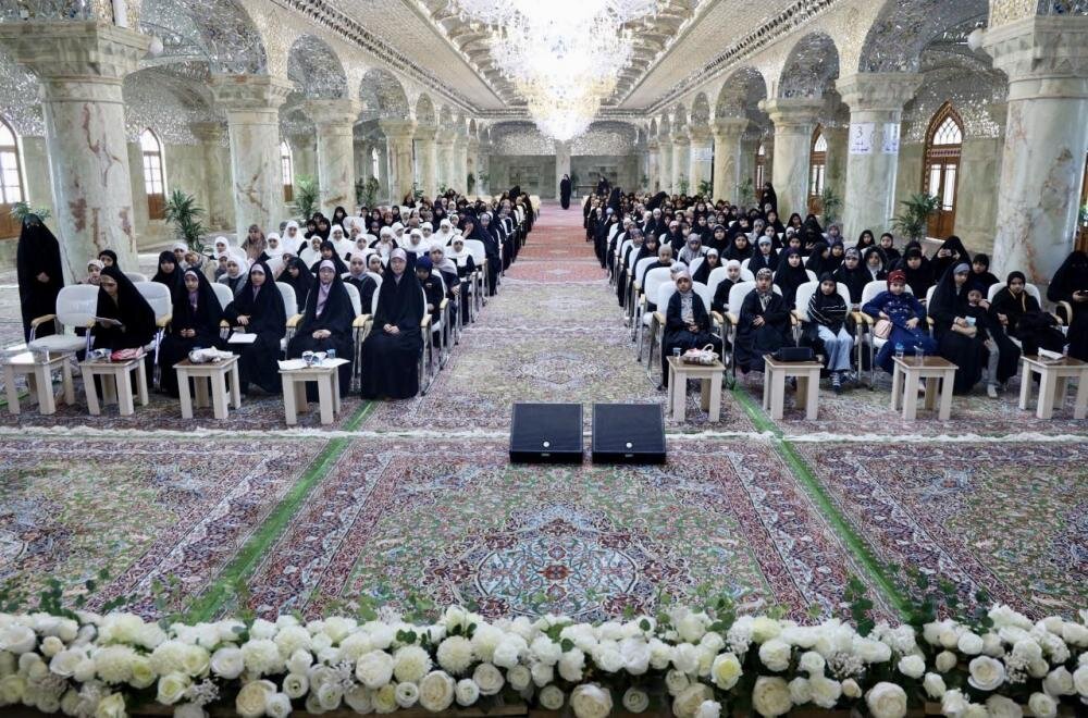 طالبات حوزات مؤسسة الأنوار النجفية يشاركن في احتفال بهيج إحياء لذكرى ولادة الإمام المهدي (عج) في النجف الأشرف