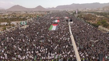 حضور مليوني بصنعاء تحت شعار "تلبيةً ونصرةً للشعب الفلسطيني.. ثابتون وجاهزون للجولة القادمة"