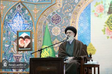 زهد بدون بصیرت، انسان را از اهل بیت(ع) دور می‌کند