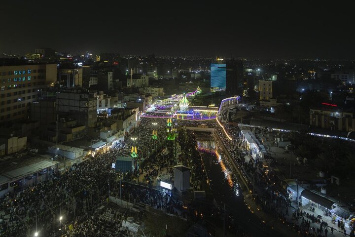Informe fotográfico | Ambiente de la víspera del 15 de Sha'ban en el Maqam del Imam Al-Mahdi (que Dios apresure su santa reaparición)