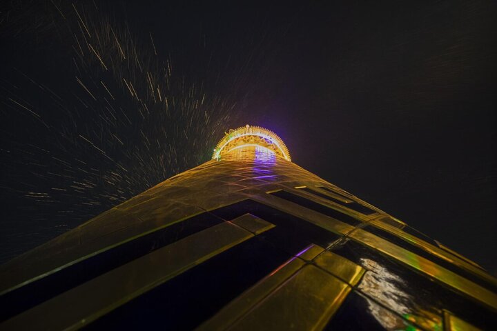 Informe fotográfico | Escenas de la cúpula y los minaretes del Santuario de Aba al-Fadl al-Abbas en la víspera del 15 de Sha'ban