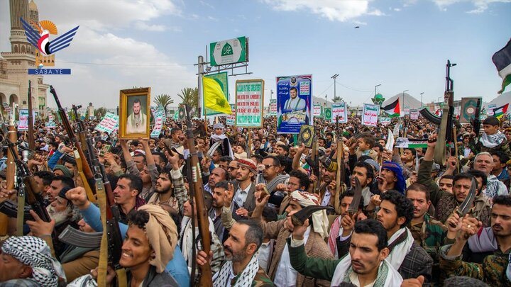 تقرير مصور/ صنعاء تشهد مسيرة مليونية تحت شعار "تلبية ونصرة للشعب الفلسطيني.. ثابتون وجاهزون للجولة القادمة"