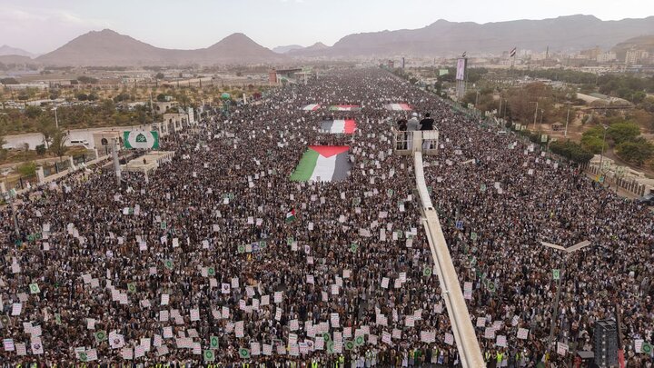 تقرير مصور/ صنعاء تشهد مسيرة مليونية تحت شعار "تلبية ونصرة للشعب الفلسطيني.. ثابتون وجاهزون للجولة القادمة"