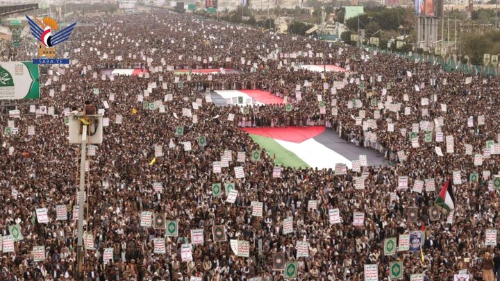 تقرير مصور/ صنعاء تشهد مسيرة مليونية تحت شعار "تلبية ونصرة للشعب الفلسطيني.. ثابتون وجاهزون للجولة القادمة"