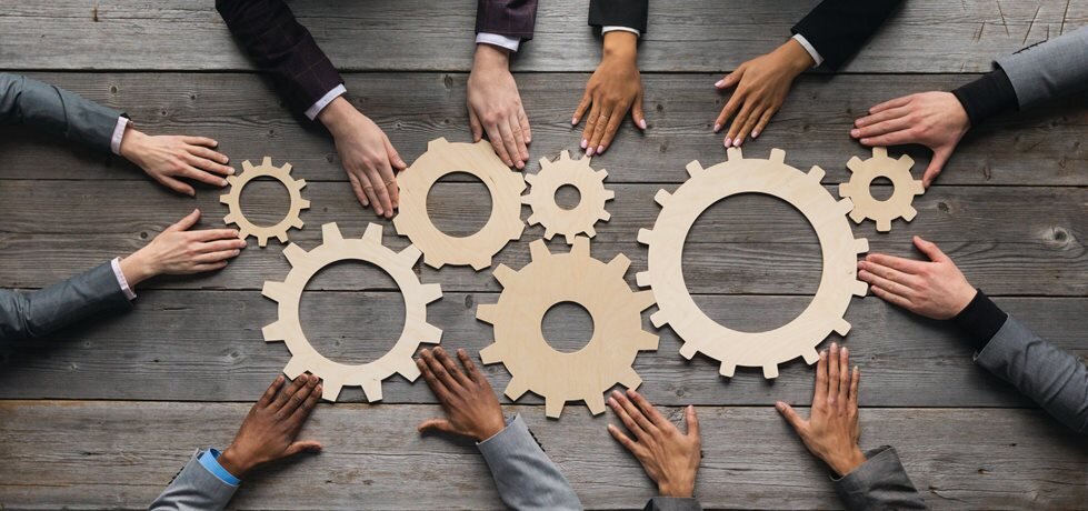 A "cooperação" é a virtude do trabalho em equipa para alcançar um objetivo comum