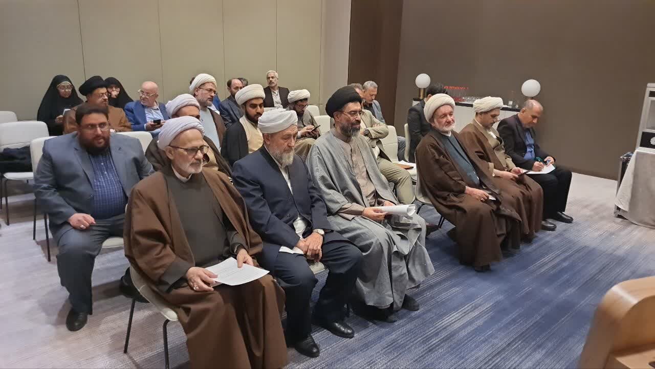 نشست کمیسیون اربعین در «همایش بین المللی امام حسین(ع) امتداد پیامبر عدالت و رحمت(ص)»&nbsp;