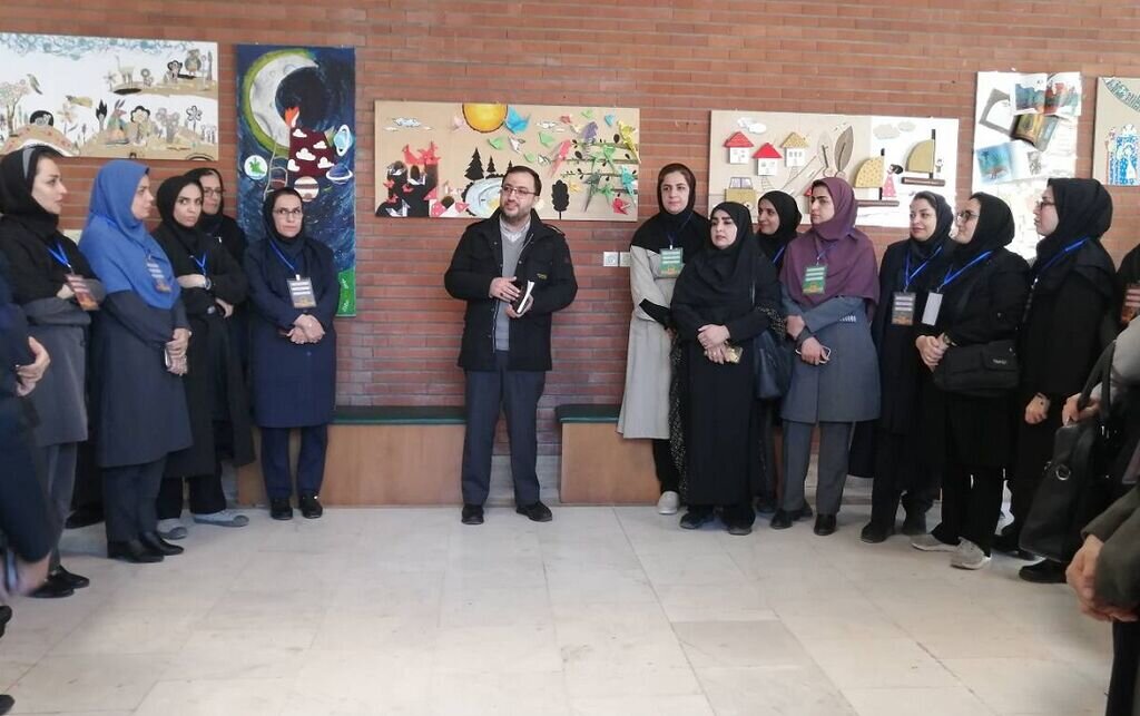 کودکان و نوجوانان معصوم‌اند؛ از این دریچه به آن‌ها نگاه کنید