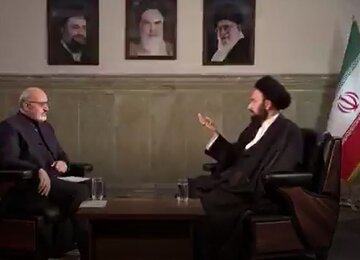 فیدیو | الأستاذ السيد علي الخميني: اليوم، الشخص الأكثر قوة وشعبية في إيران هو الإمام خامنئي