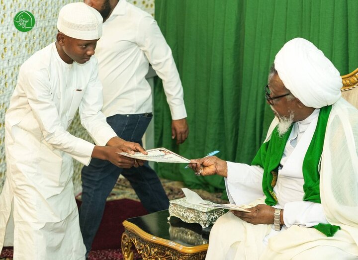 تقرير مصور/ حفل بمناسبة بلوغ سن التكليف بحضور الشيخ الزكزكي في العاصمة النيجيرية