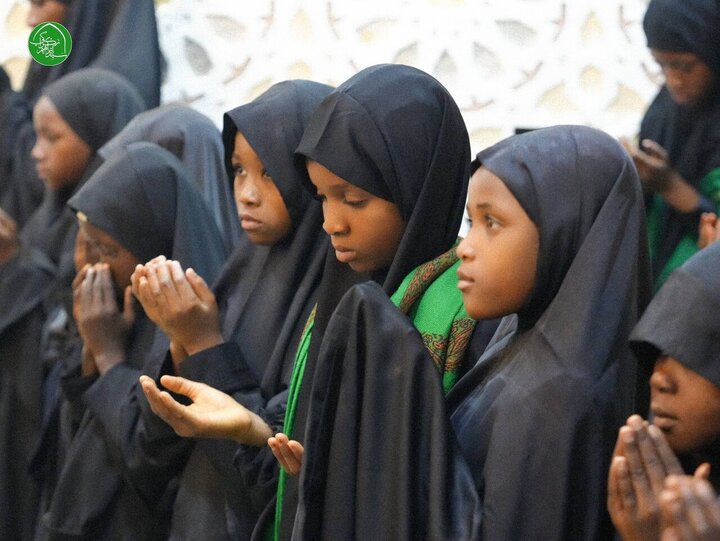 تقرير مصور/ حفل بمناسبة بلوغ سن التكليف بحضور الشيخ الزكزكي في العاصمة النيجيرية