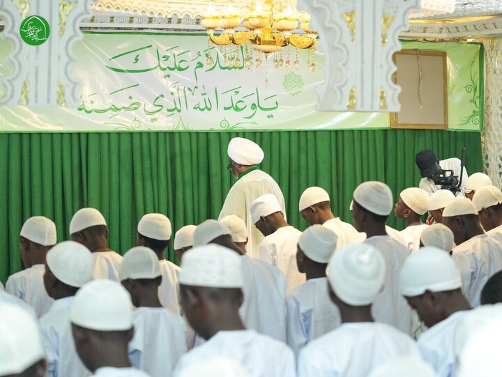 تقرير مصور/ حفل بمناسبة بلوغ سن التكليف بحضور الشيخ الزكزكي في العاصمة النيجيرية