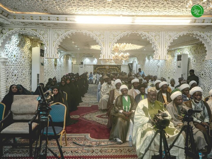 تقرير مصور/ المسلمون الشيعة النيجيريون يحتفلون بمناسبة ولادة الإمام المهدي (عج) في أبوجا