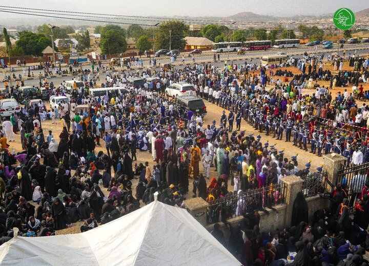تقرير مصور/ المسلمون الشيعة النيجيريون يحتفلون بمناسبة ولادة الإمام المهدي (عج) في أبوجا