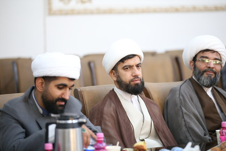 عزت ملی جمهوری اسلامی در سایه ایستادگی در برابر زیاده‌خواهی دشمنان شکل گرفته است