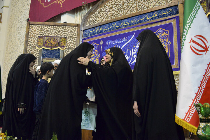 اجتماع بانوان مدافع ولایت (میثاق انقلابی) در حرم مطهر حضرت شاهچراغ (ع)
