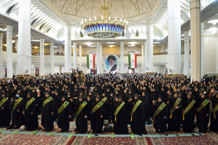 اجتماع بانوان مدافع ولایت (میثاق انقلابی) در حرم مطهر حضرت شاهچراغ (ع)