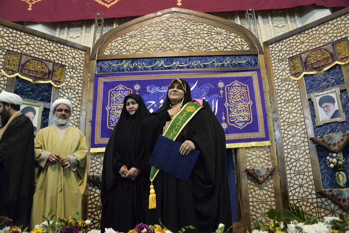 اجتماع بانوان مدافع ولایت (میثاق انقلابی) در حرم مطهر حضرت شاهچراغ (ع)