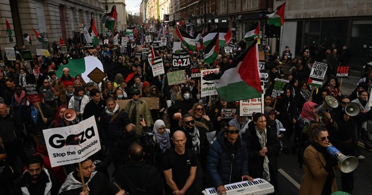 ইউরোপজুড়ে ফিলিস্তিন সমর্থনে হাজারো মানুষের সমাবেশ