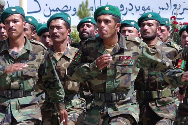 نظامیان سابق افغان بازگشته از کشورهای همسایه در معرض قتل و شکنجه هستند