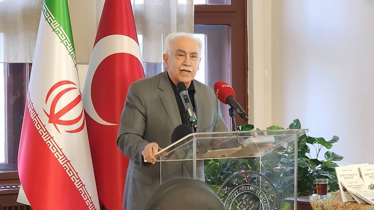 مردم ایران با تأسی از آموزه‌های شاهنامه، امروز در برابر زورگویی‌های امپریالیسم ایستاده‌اند