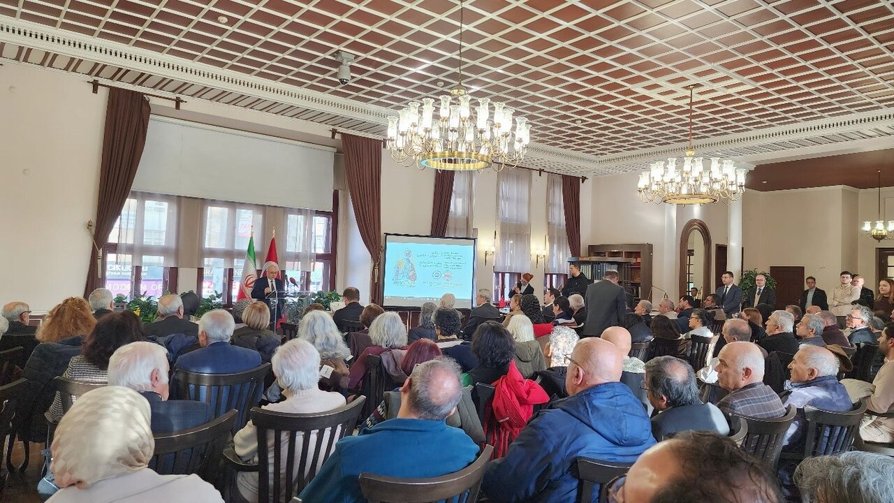 مردم ایران با تأسی از آموزههای شاهنامه، امروز در برابر زورگوییهای امپریالیسم ایستادهاند