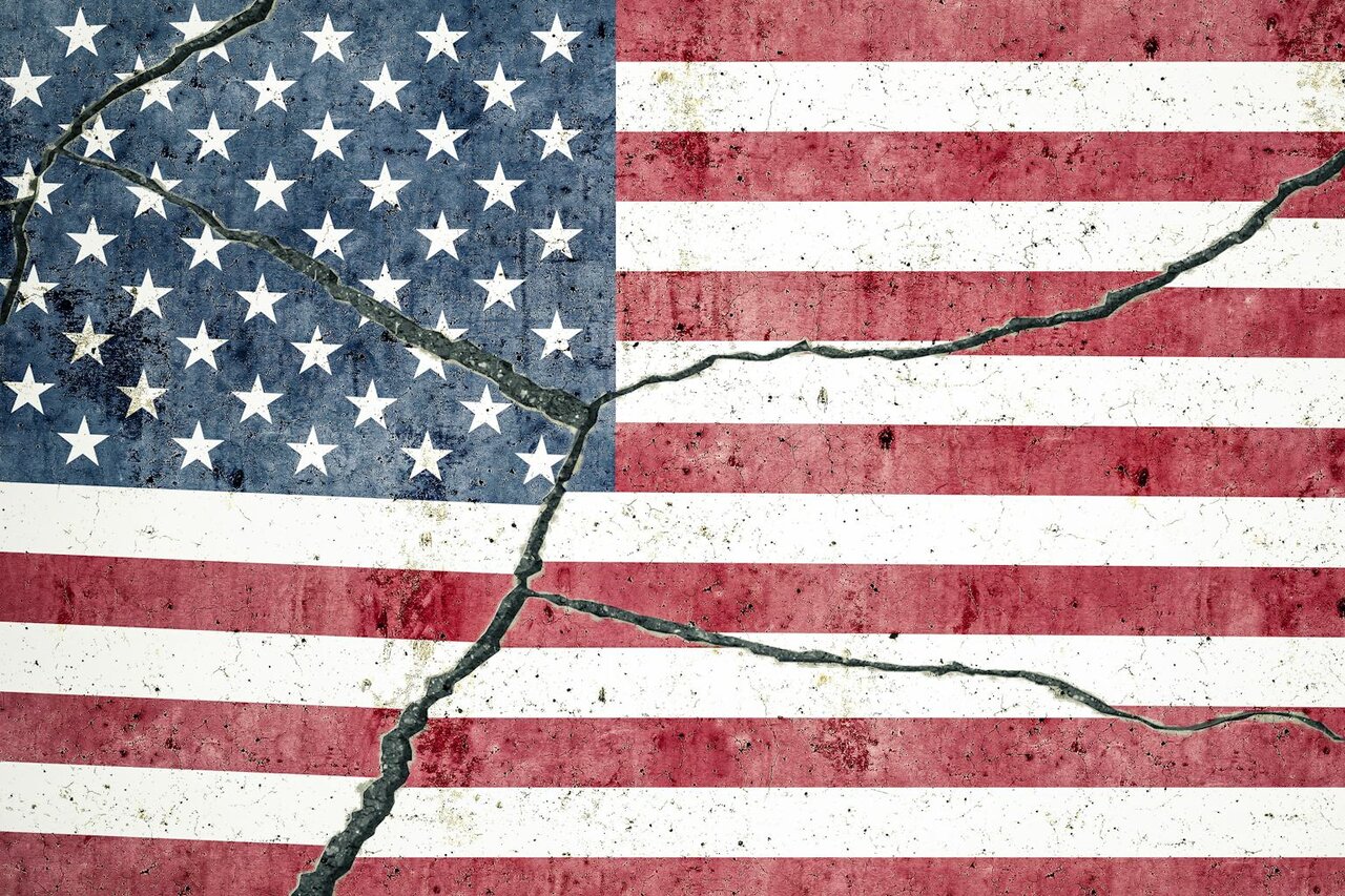 Američka hegemonija u opadanju: multipolarni izazovi i otpor nezavisnih država