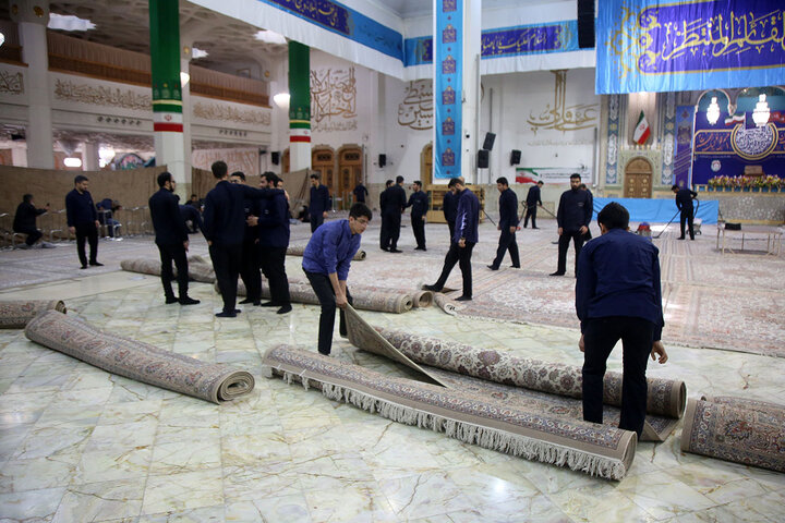 غبارروبی حرم مطهر بانوی کرامت در آستانه ماه مبارک رمضان