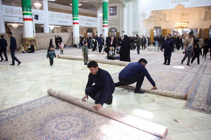 غبارروبی حرم مطهر بانوی کرامت در آستانه ماه مبارک رمضان